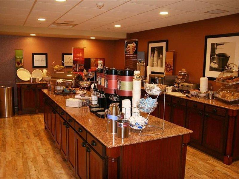Hampton Inn & Suites By Hilton Moncton Extérieur photo